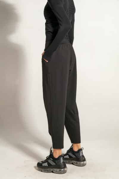 Alternative view of Pantalon sarouel sport noir tendance 